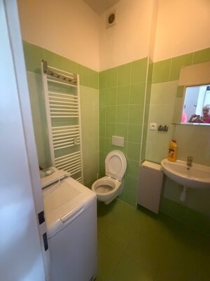 MALÁ GARSÓNKA  pre nenáročného klienta — foto 7