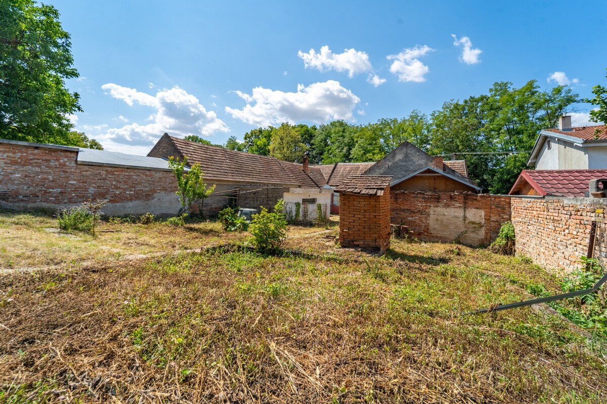 NA PREDAJ RODINNÝ DOM S POZEMKOM O VÝMERE 1003m2 — foto 20
