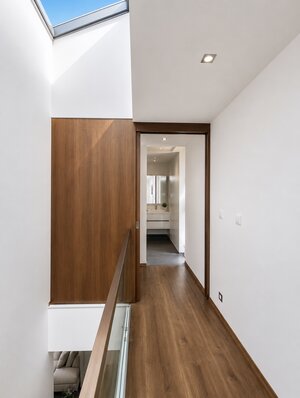 Jedinečný moderný Rodinný dom Čierna Voda-Chorvátsky Grob 887m2 — foto 16