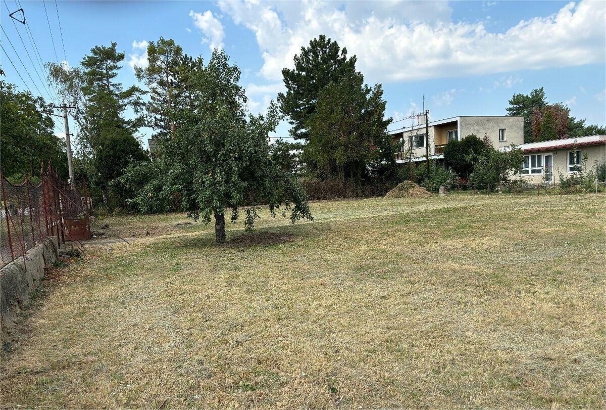 NaPredaj Exkluzívny stavebný pozemok priamo v obci v Bernolákove 848m2 — foto 5