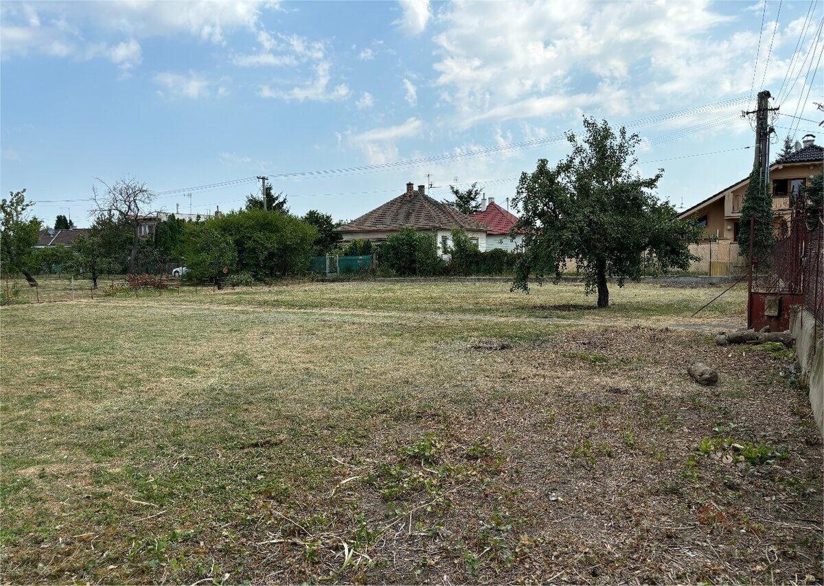 NaPredaj Exkluzívny stavebný pozemok priamo v obci v Bernolákove 848m2 — foto 7