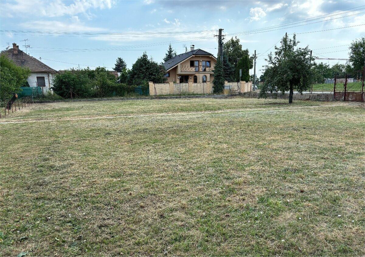 NaPredaj Exkluzívny stavebný pozemok priamo v obci v Bernolákove 848m2 — foto 9