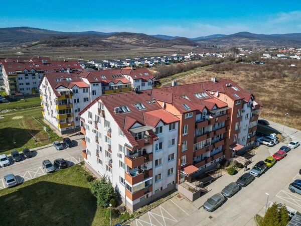 3 IZBOVÝ BYT V SRDCI PEZINSKÝCH VINÍC - Dona Sandtnera