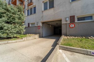 3 IZBOVÝ BYT V SRDCI PEZINSKÝCH VINÍC - Dona Sandtnera — foto 17