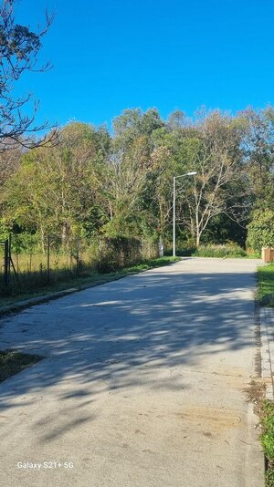 Priestranný Slnečný Stavebný pozemok len na skok od BA Zálesie — foto 1