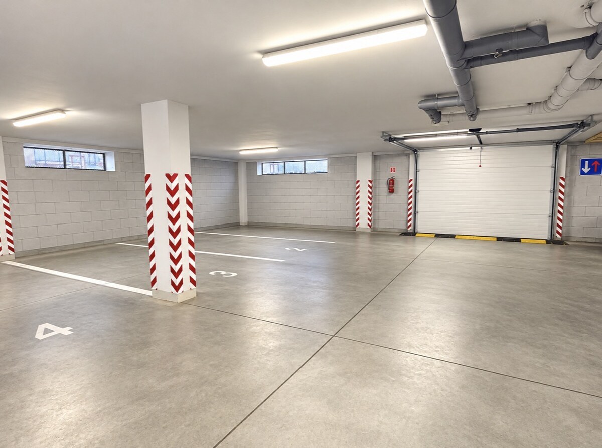 Moderný nový 2 izbový byt Dona Sandtnera s parkingom 690,- Eur — foto 13