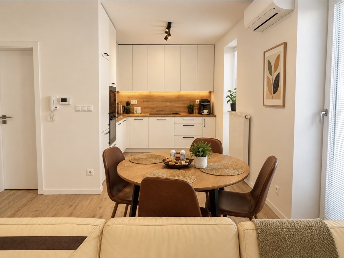 Moderný nový 2 izbový byt Dona Sandtnera s parkingom 690,- Eur — foto 2