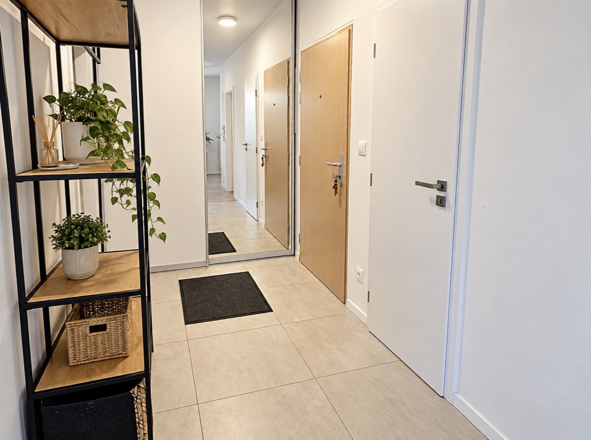 Moderný nový 2 izbový byt Dona Sandtnera s parkingom 690,- Eur — foto 6