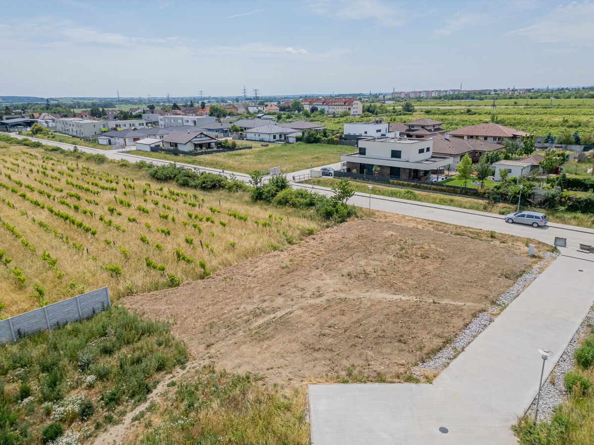 PREDAJ SP VO VINOSADOCH - 640 m2 — foto 3