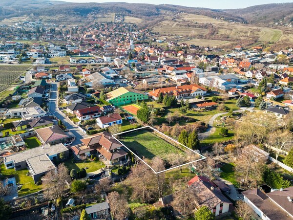 SP V LIMBACHU  1310 m2 - SO ST.POVOLENÍM A PROJEKTOM V CENE