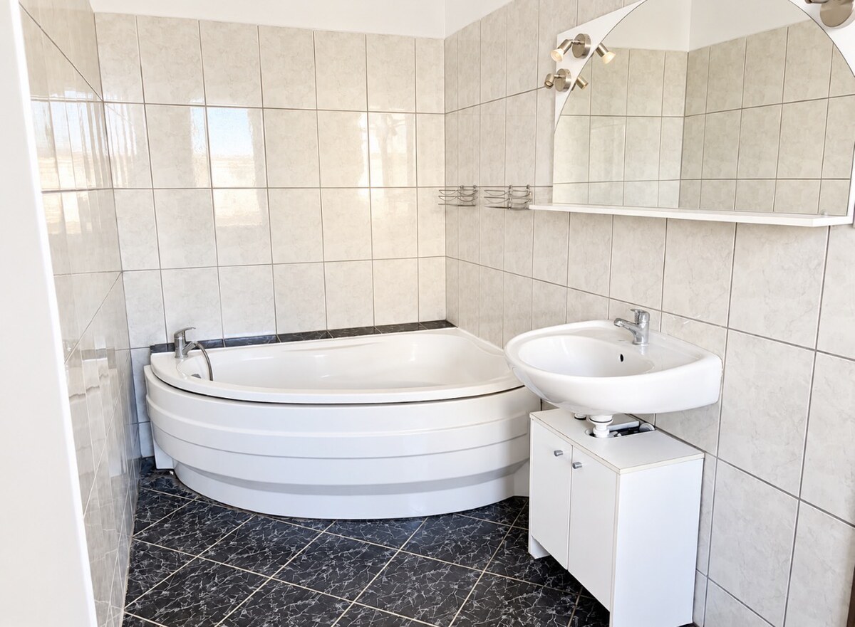 Na predaj priestranný 3 izbový byt po rekonštrukcii 73,84m2 — foto 12