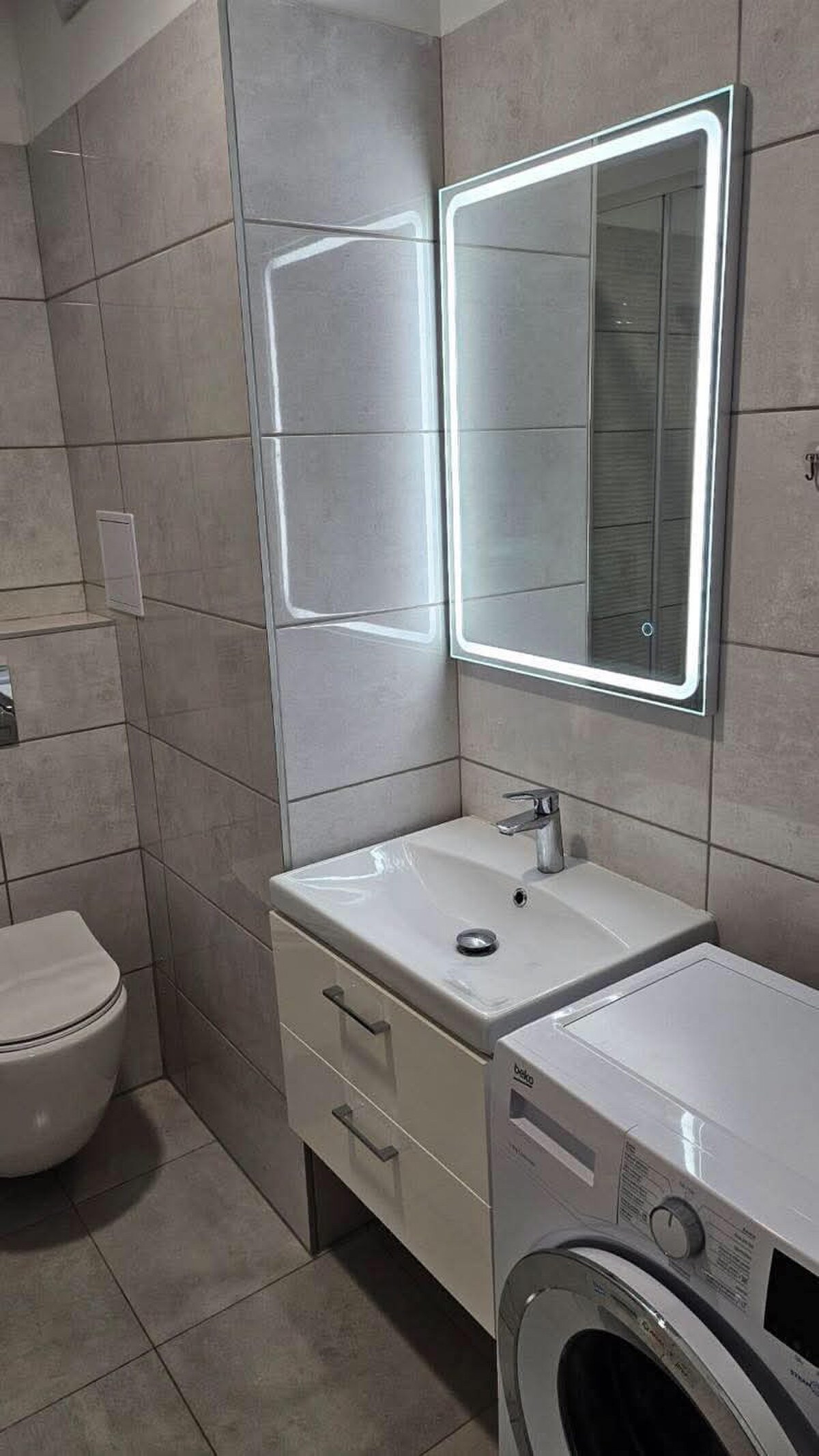Na prenájom pekný 1 izbový zariadený byt PK 550,- Eur — foto 4
