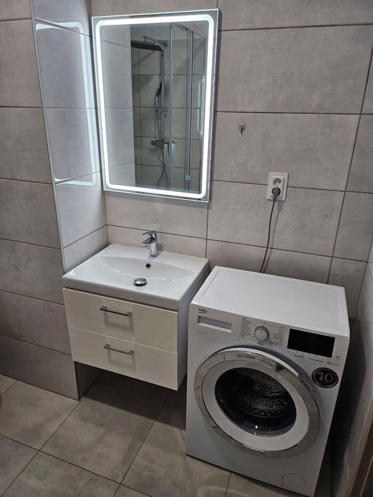 Na prenájom pekný 1 izbový zariadený byt PK 550,- Eur — foto 5