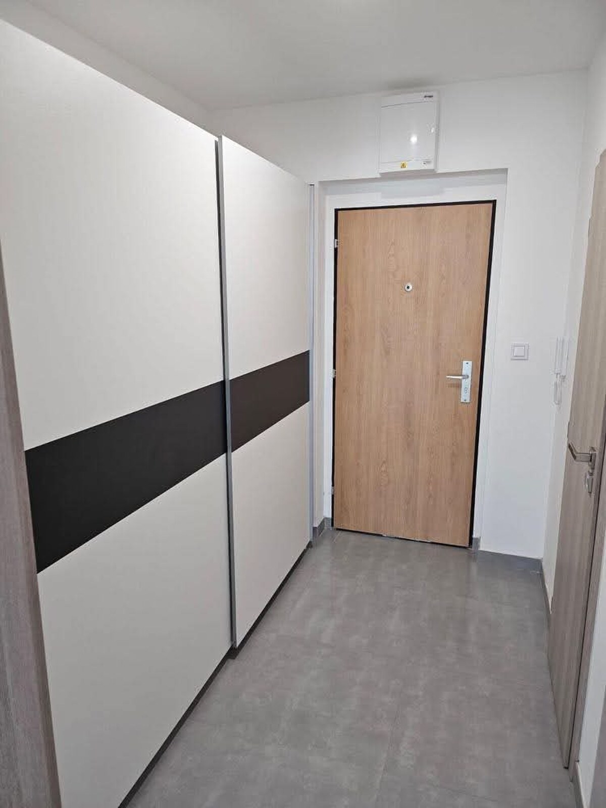 Na prenájom pekný 1 izbový zariadený byt PK 550,- Eur — foto 8