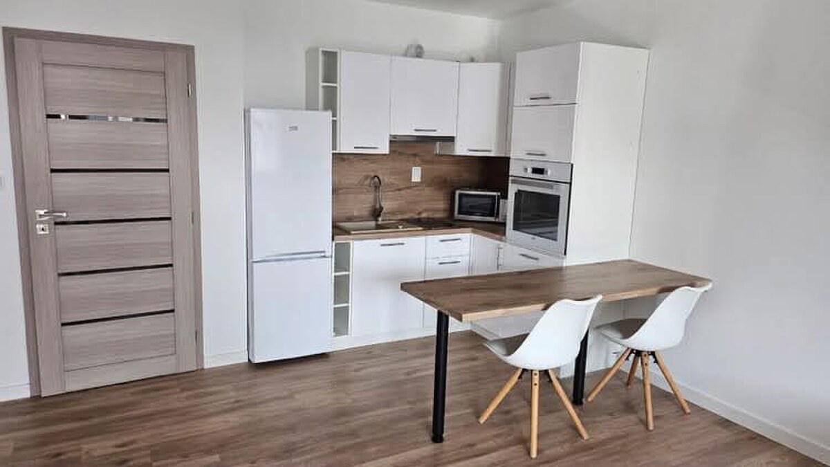 Na prenájom pekný 1 izbový zariadený byt PK 550,- Eur