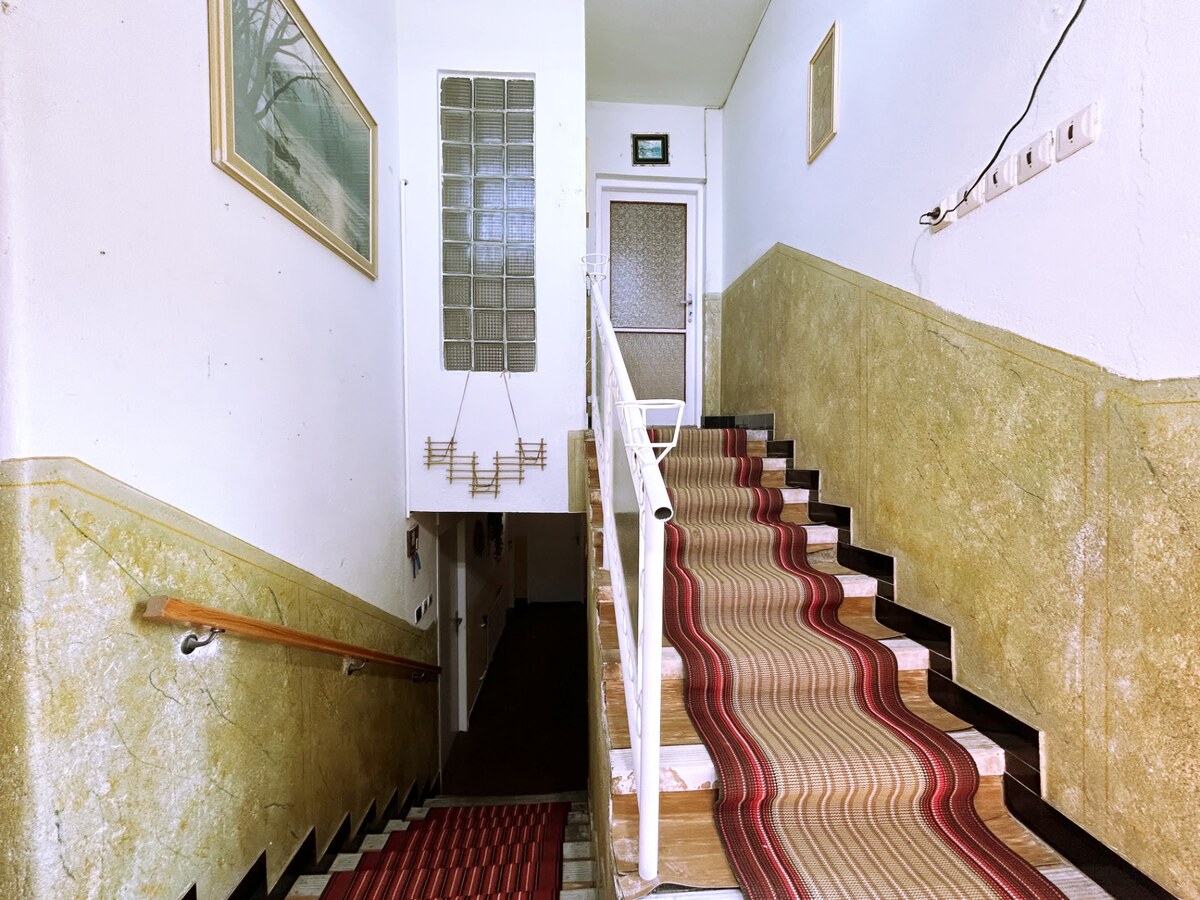 Rodinná 6 izbová vila s pozemkom 1659 m2 v obci Tajná (okres Nitra) — foto 10
