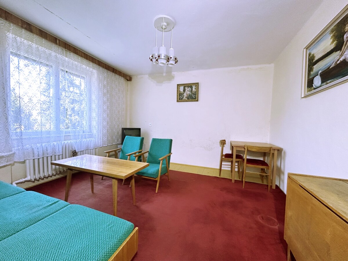 Rodinná 6 izbová vila s pozemkom 1659 m2 v obci Tajná (okres Nitra) — foto 8