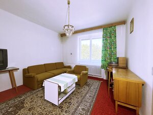 Rodinná 6 izbová vila s pozemkom 1659 m2 v obci Tajná (okres Nitra) — foto 9