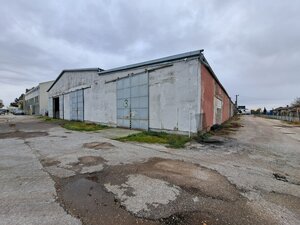 Prenajmeme skladový priestor, Levická ul., Vráble, okr. Nitra — foto 1