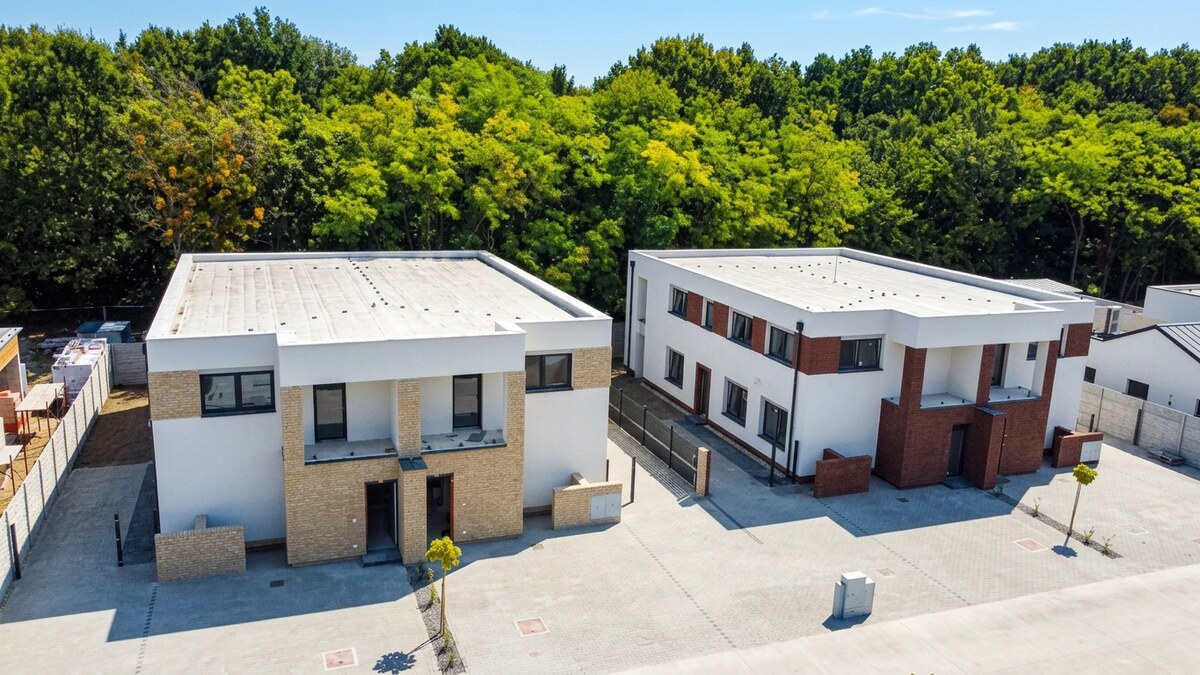 3 izbový byt na PRÍZEMÍ so záhradou v obci Tomášikovo + 2x parkovanie — foto 2
