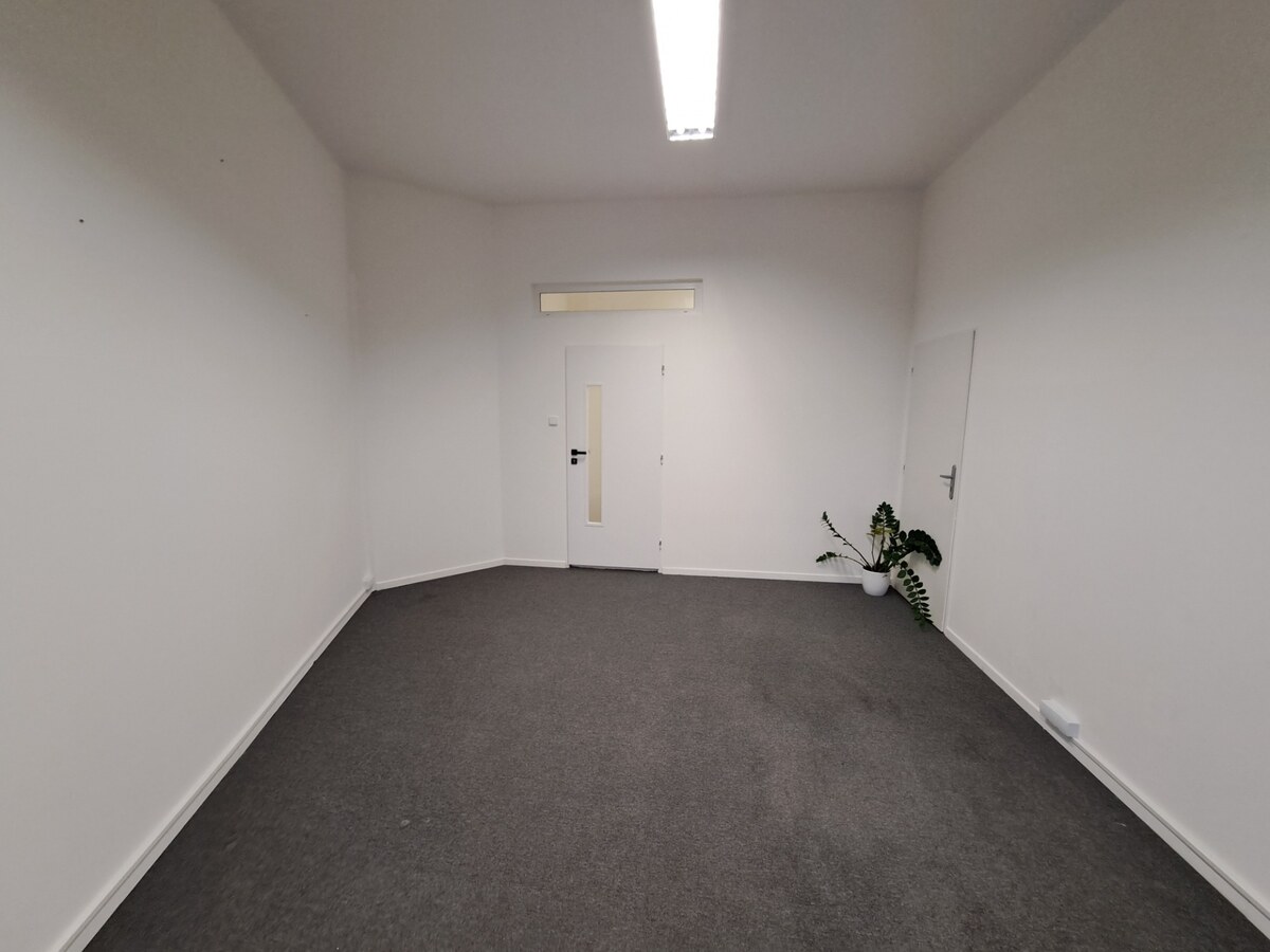 Prenajmeme kanceláriu o výmere 23,61 m2, Levická ul.,Vráble