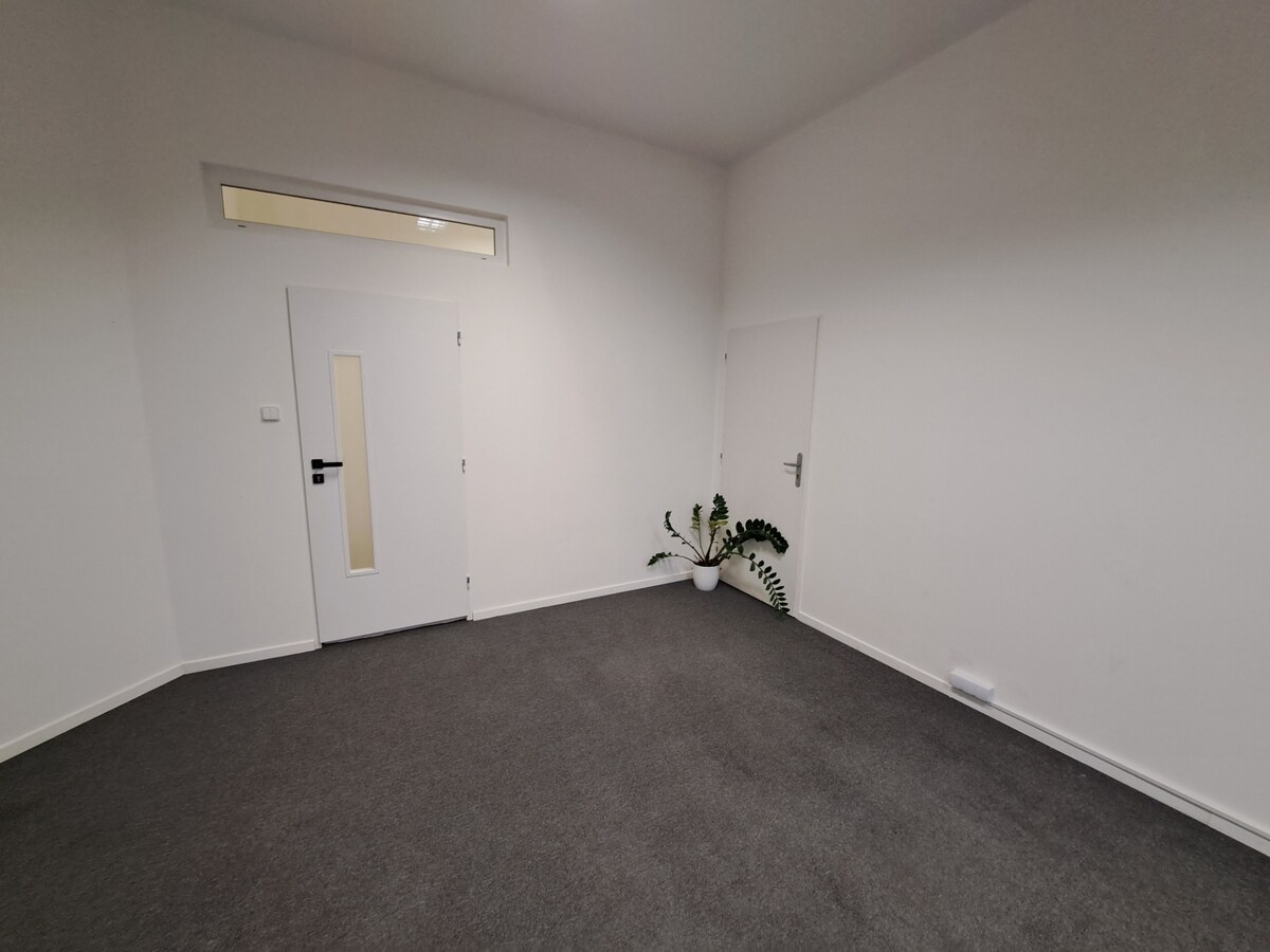 Prenajmeme kanceláriu o výmere 23,61 m2, Levická ul.,Vráble — foto 3