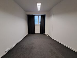 Prenajmeme kanceláriu o výmere 23,61 m2, Levická ul.,Vráble — foto 2