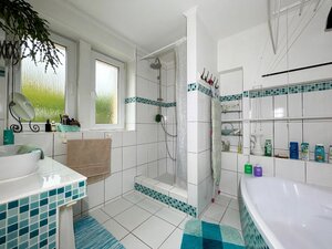 Na predaj 2-izbový prerobený byt s krbom, vaňa+sprchový Levice centrum — foto 10