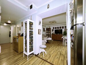 Na predaj 2-izbový prerobený byt s krbom, vaňa+sprchový Levice centrum — foto 8