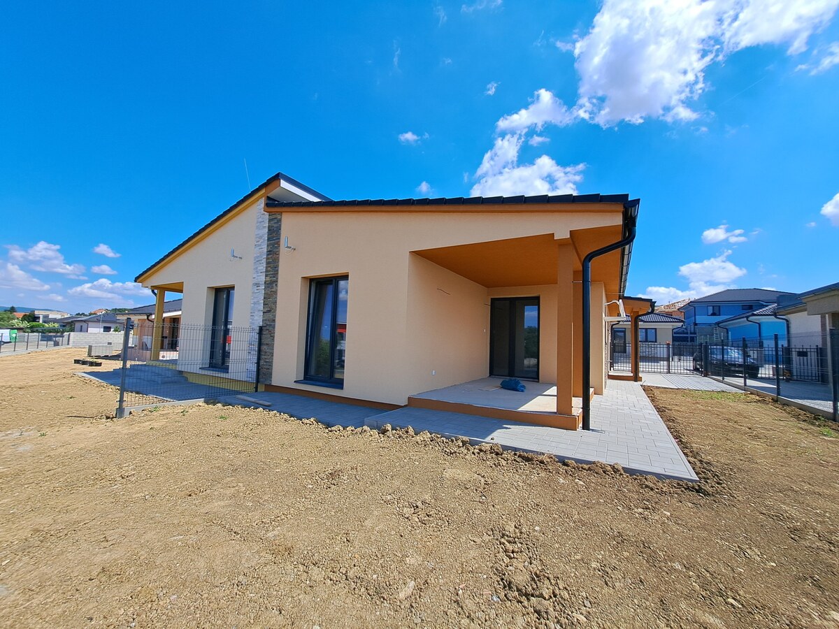 Predaj 4-izbovej novostavby RD,  "NA KĽÚČ", Veľký Lapáš, okr. Nitra — foto 3
