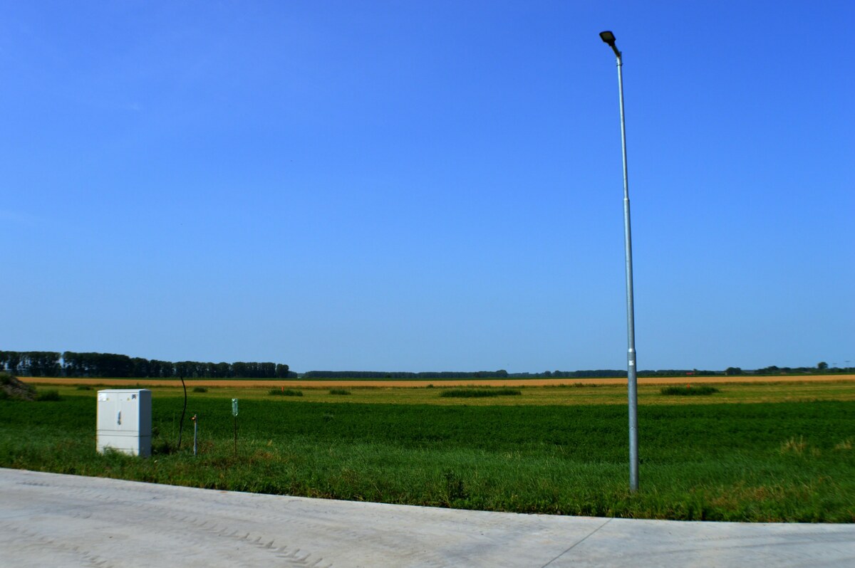 Stavebný pozemok + prípojky, 600m2 (20x30 m), Kráľov Brod (GA)