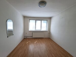 Predaj - 3-izbový byt v tehlovom bytovom dome, garáž, Vráble, o. Nitra — foto 5