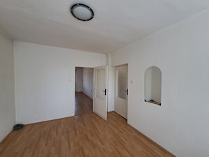 Predaj - 3-izbový byt v tehlovom bytovom dome, garáž, Vráble, o. Nitra — foto 6