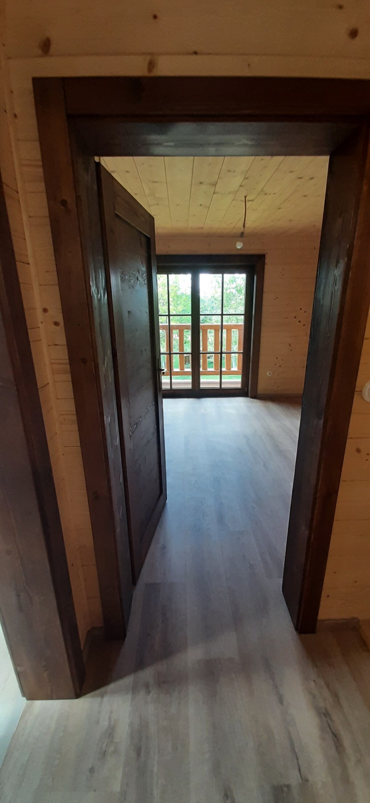 Výnimočná zrubová chata na predaj, Čechy, okr. Nové Zámky — foto 12
