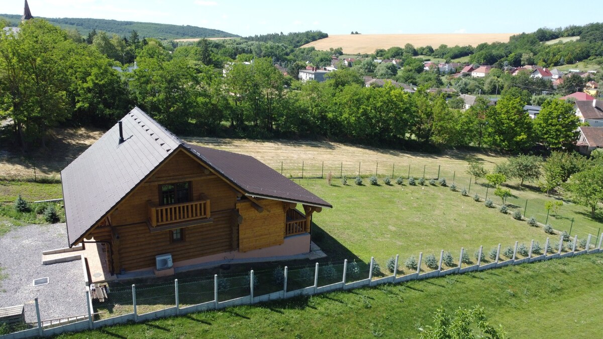 Výnimočná zrubová chata na predaj, Čechy, okr. Nové Zámky — foto 6