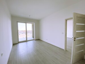 Trojizbový byt s terasou 27,46 m2 v meste Galanta + 2x parkovanie — foto 5