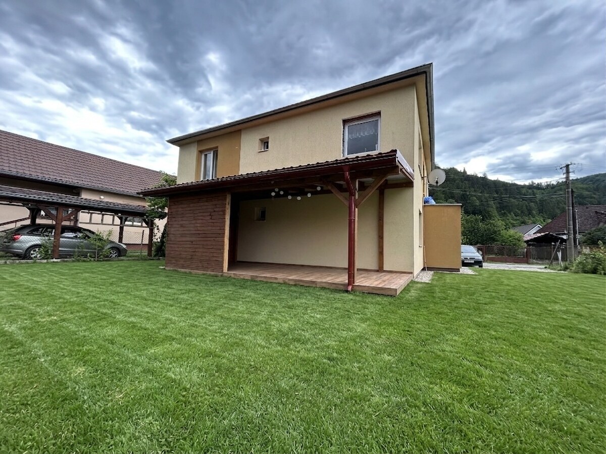 7 izbový rodinný dom s pozemkom 891 m2 v obci Brusno (22km od BB) — foto 17
