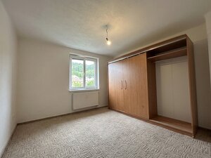 7 izbový rodinný dom s pozemkom 891 m2 v obci Brusno (22km od BB) — foto 15