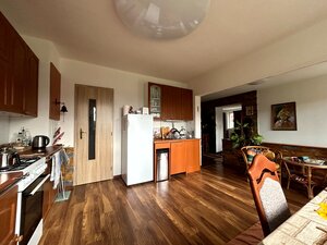 7 izbový rodinný dom s pozemkom 891 m2 v obci Brusno (22km od BB) — foto 7