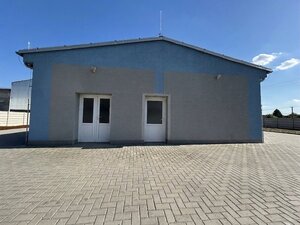 Komerčné objekty / priemyselný areál v meste Vráble (okres Nitra) — foto 12