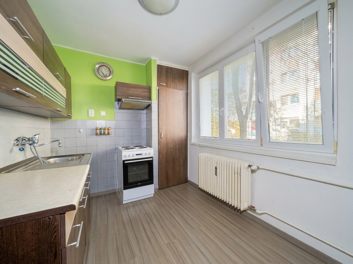 2 izbový byt s balkónom v blízkosti centra Želiezovce - Fučíkova — foto 7