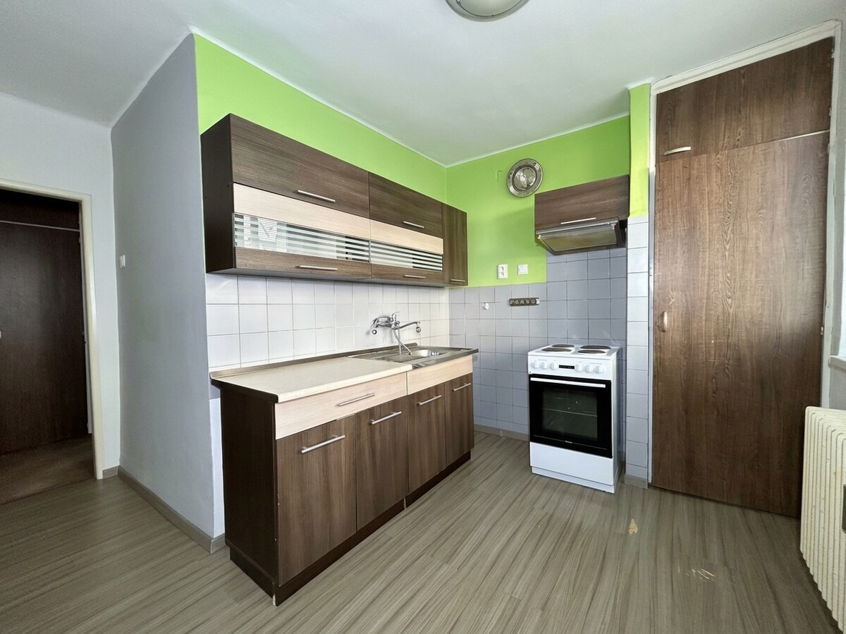2 izbový byt s balkónom v blízkosti centra Želiezovce - Fučíkova — foto 8