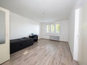 2 izbový byt s balkónom v blízkosti centra Želiezovce - Fučíkova — foto 5