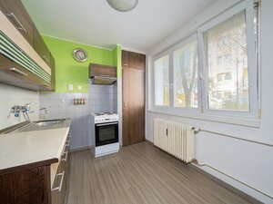 2 izbový byt s balkónom v blízkosti centra Želiezovce - Fučíkova — foto 7