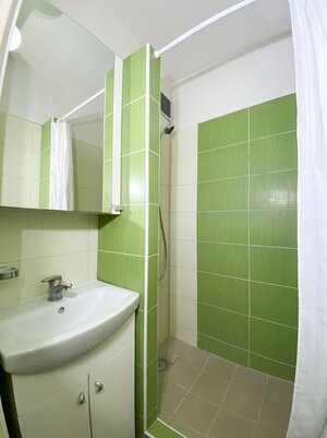 2 izbový byt s balkónom v blízkosti centra Želiezovce - Fučíkova — foto 9