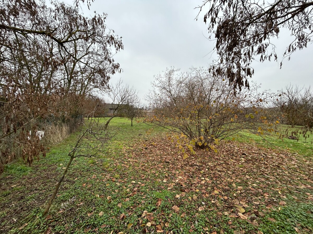 Stavebný pozemok Komárno - časť Kava, 1000 m2 (alebo viac) — foto 4