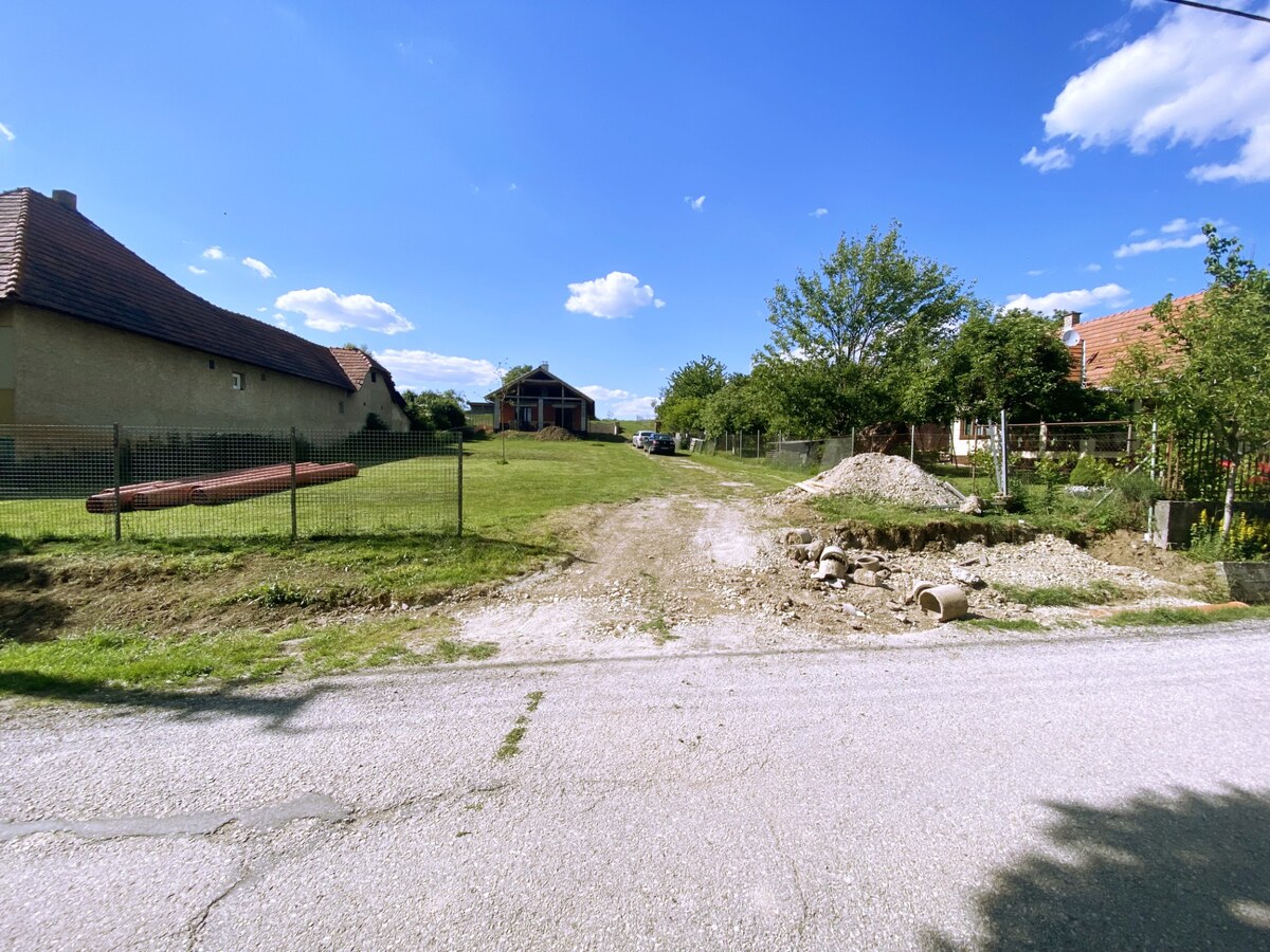 4 izbový bungalov na samote s pozemkom 3532 m2.Kolíňany Baratske majer — foto 15