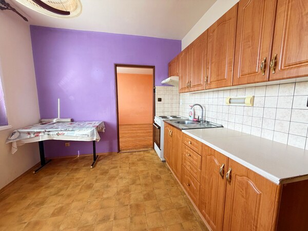 Na predaj 3-izbový byt vhodný na rekonštrukciu, Lúky, Vráble, 75m2