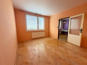 Na predaj 3-izbový byt vhodný na rekonštrukciu, Lúky, Vráble, 75m2 — foto 5