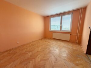Na predaj 3-izbový byt vhodný na rekonštrukciu, Lúky, Vráble, 75m2 — foto 6